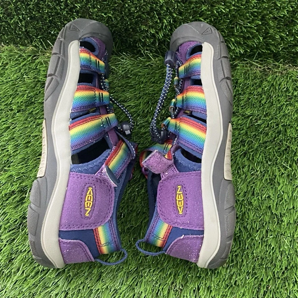 KEEN Kids Girl's Newport H2 Size 4 Closed Toe Water Sandals Purple Multi